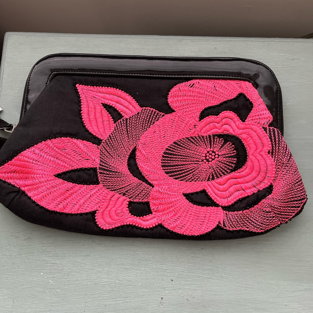 French Connection 100% Cotton Filagree Flower Frame Clutch